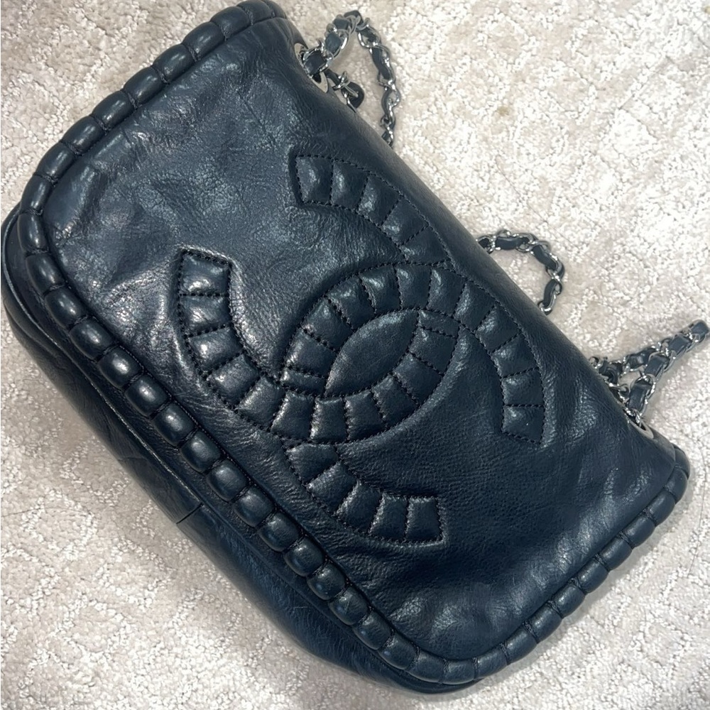 Chanel flap bag. Rare find!! - Picture 9 of 9